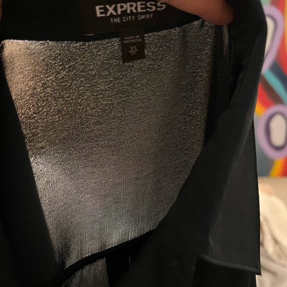 EXPRESS beautiful button shirt. - Picture 2 of 3